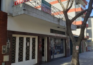 Casa en lote propio de 8.66 x 24 con garaje y un local" EXCELENTE UBICACION" Frente a Inst. San José